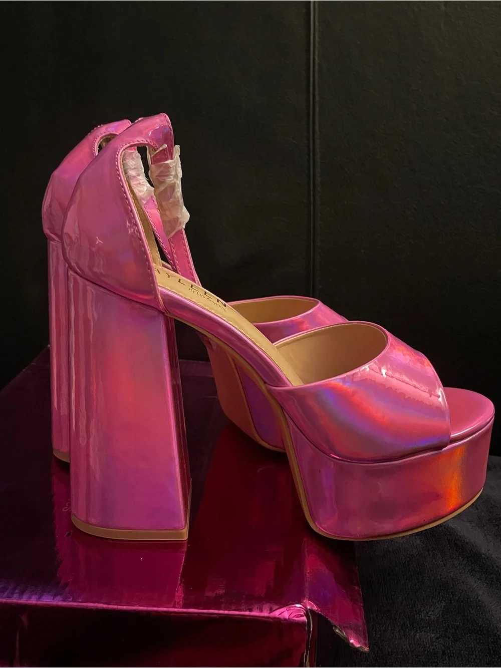 Kayleen Hot Pink Iridescent Jonay 5” Platform Ankle Strap Sandals Sz 7 NWB